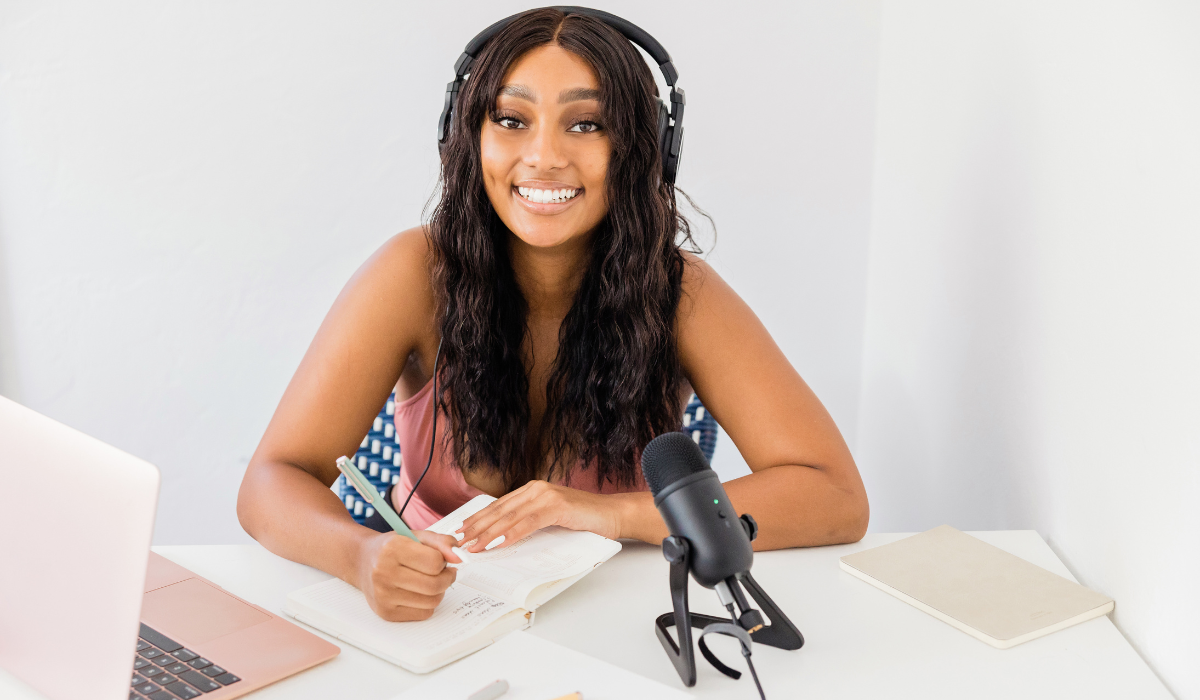 Read more about the article Top 15 Business Podcasts for Executives
